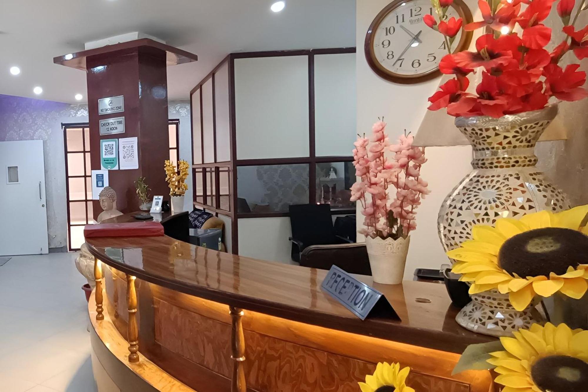 Hotel Global Inn By Quality Inn New Delhi Bagian luar foto