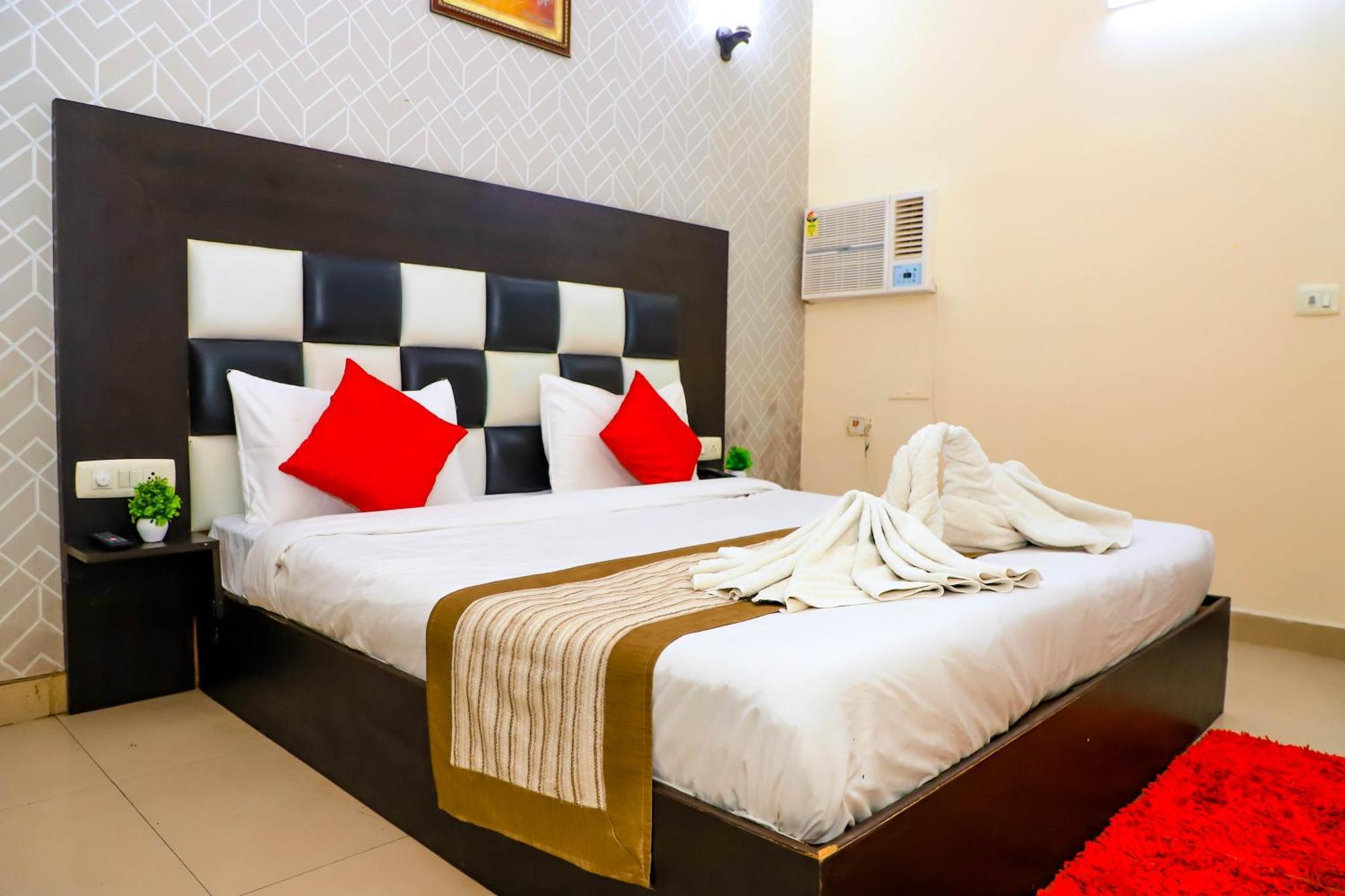Hotel Global Inn By Quality Inn New Delhi Bagian luar foto