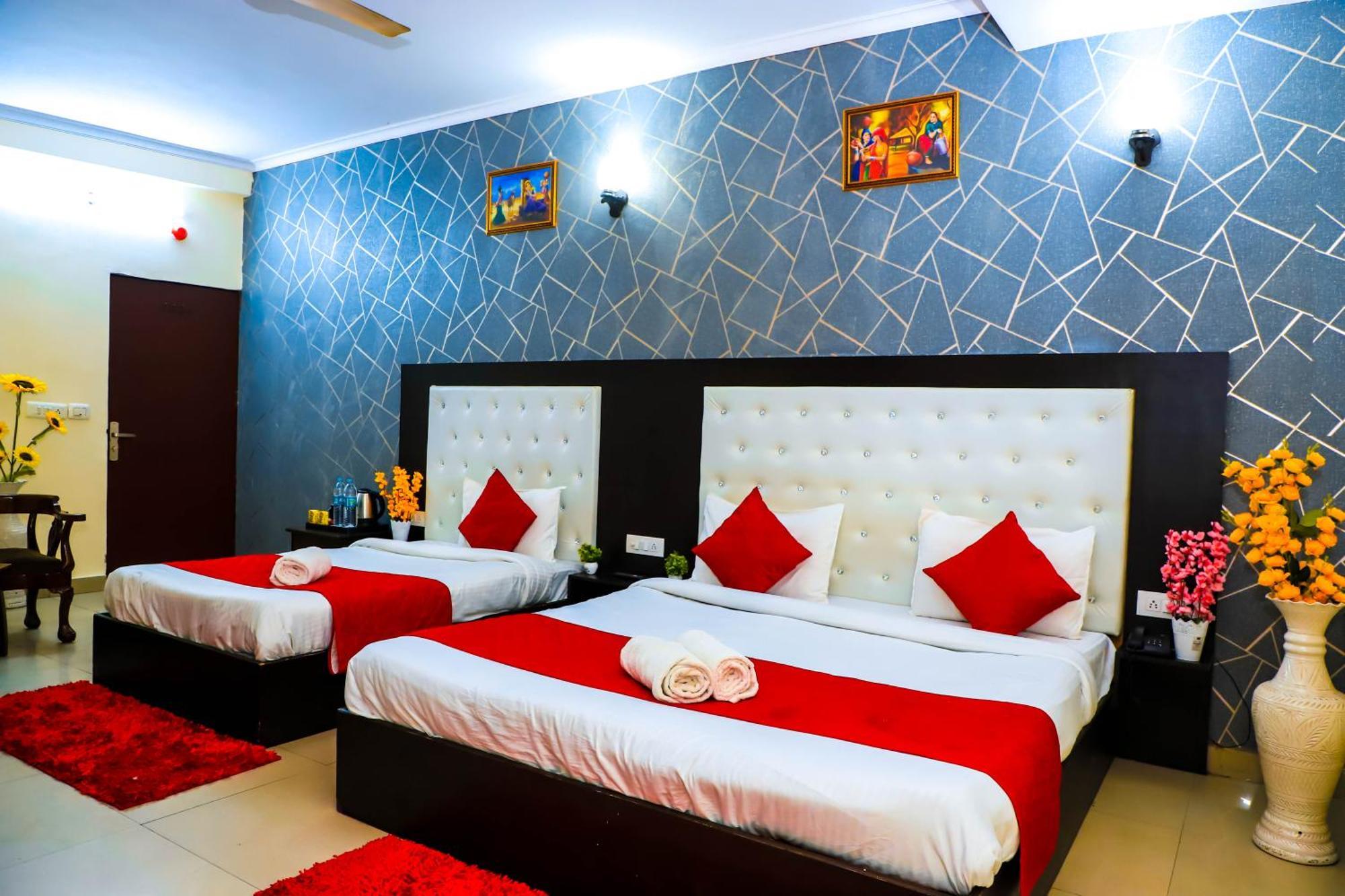 Hotel Global Inn By Quality Inn New Delhi Bagian luar foto
