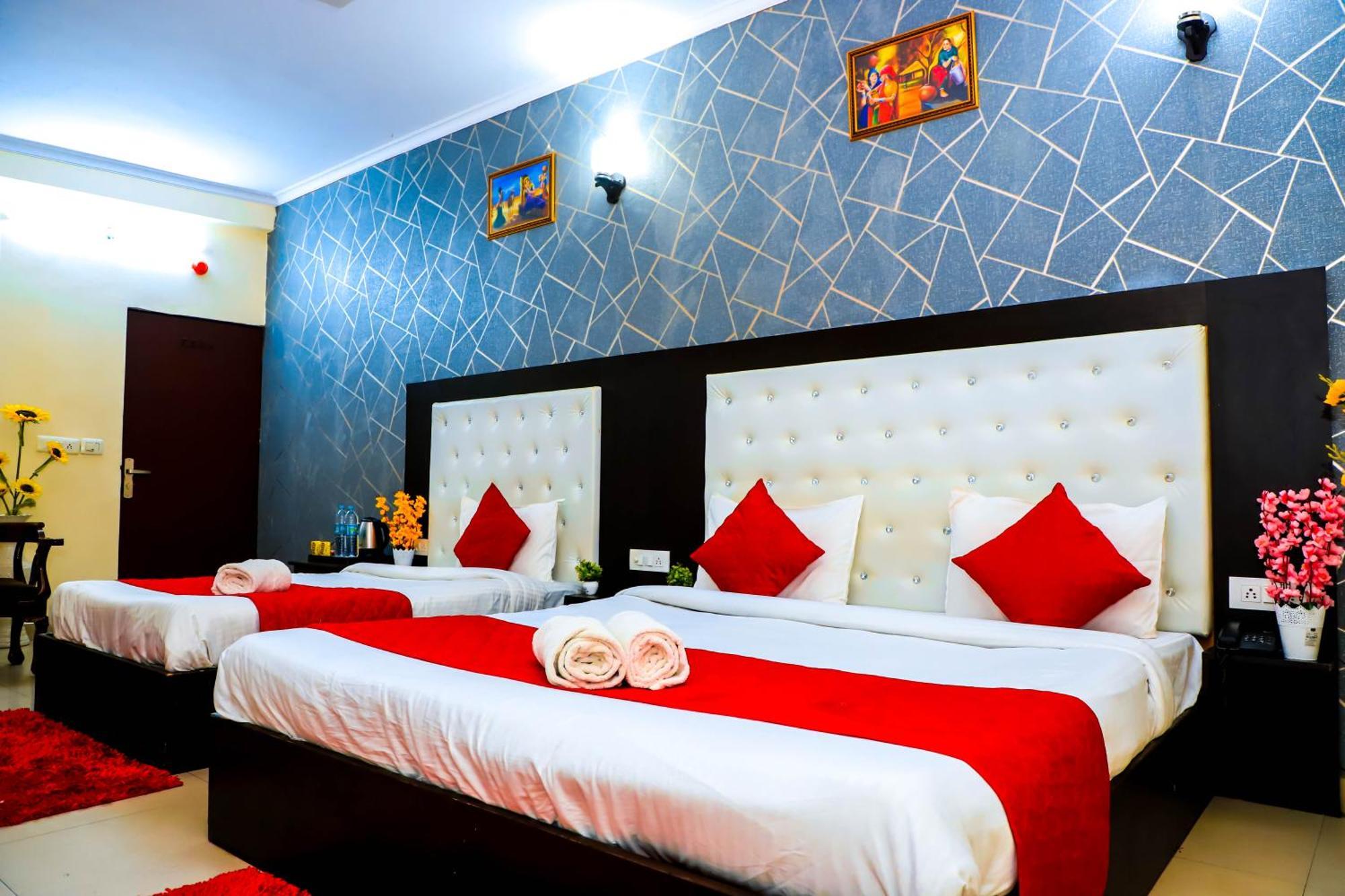 Hotel Global Inn By Quality Inn New Delhi Bagian luar foto